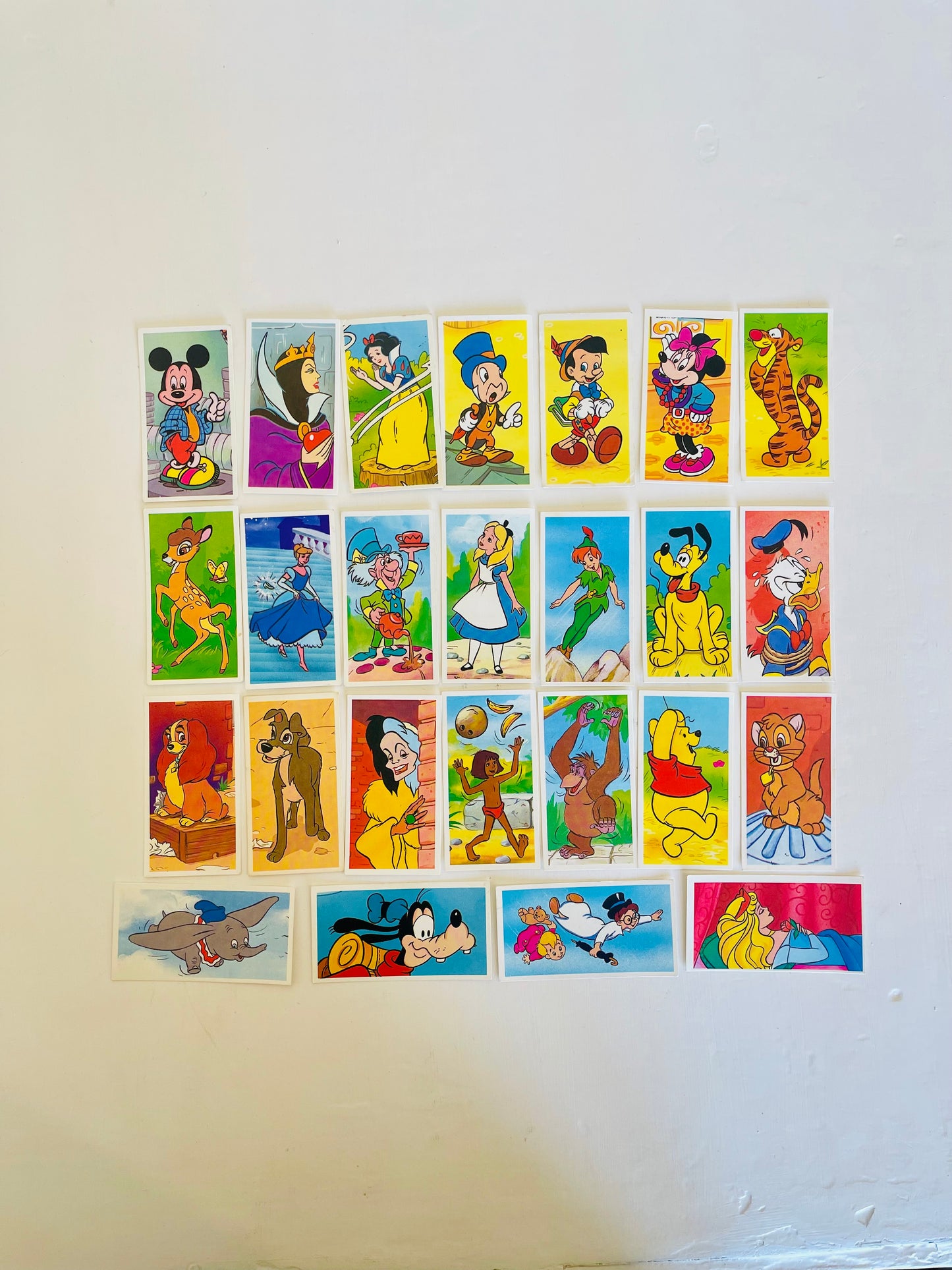 Brooke Bond Set of 25 Magical World of Disney Cards - 1989